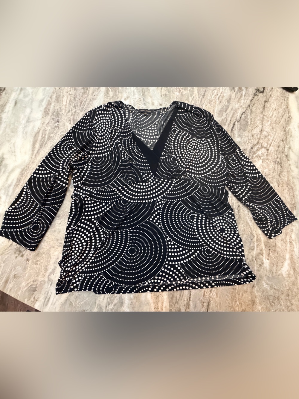 Susan Lawrence XL Black White Dotted Swirl V Neck Blouse